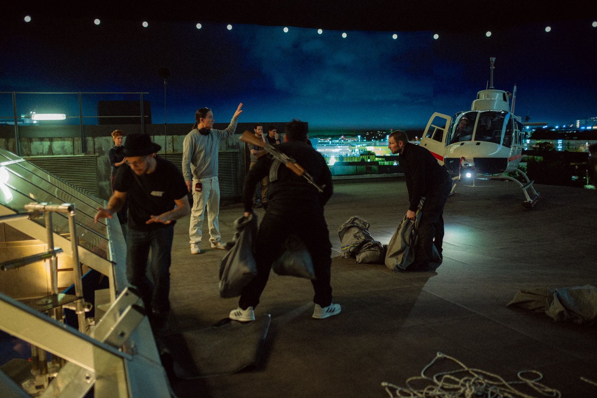 På fredag kan du kika bakom kulisserna på Helikopterrånet