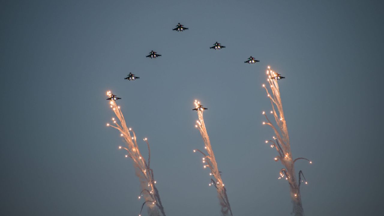 Här är några av tiderna för årets julgransflygningar