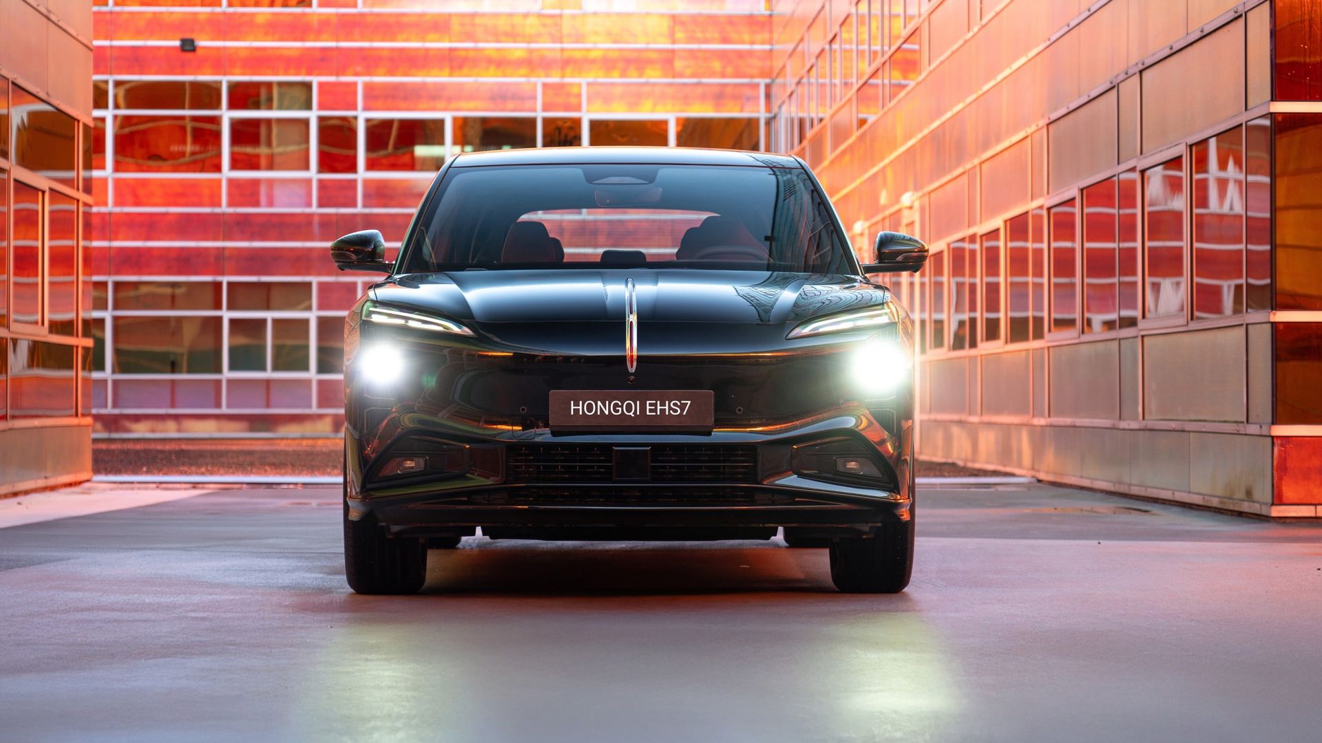 Nu kommer det en ny Hongqi till Sverige