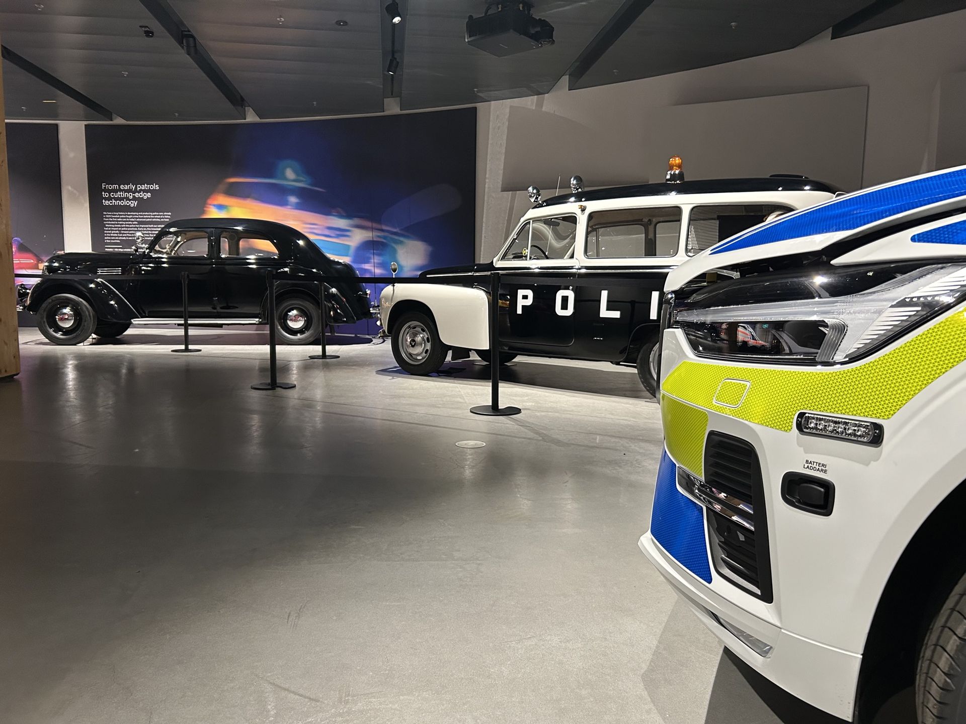 Volvo ställer ut blåljus