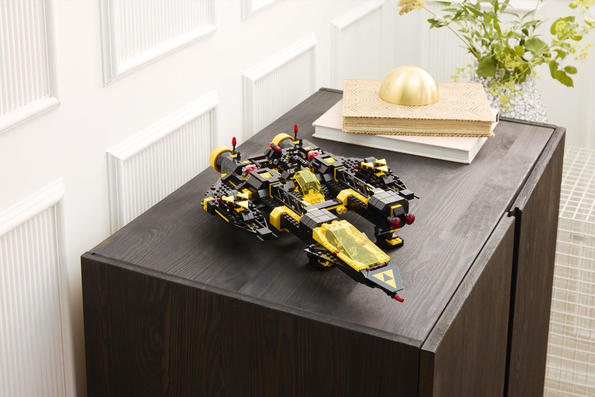 Lego återlanserar Blacktron Renegade
