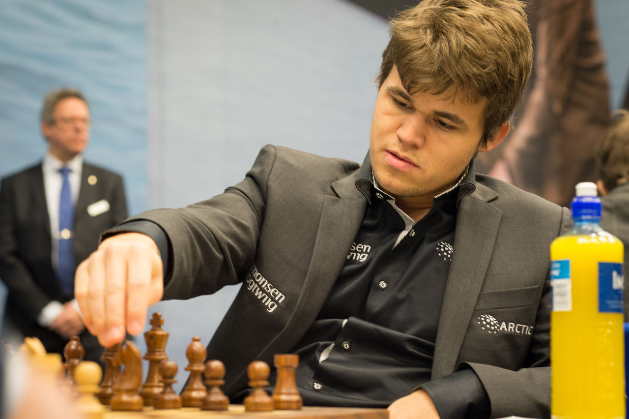 Magnus Carlsen lämnar VM i blixtschack