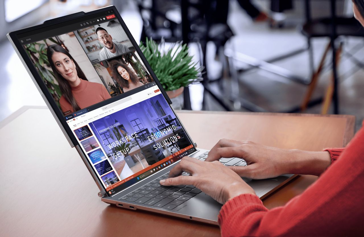 Lenovo visar laptop med utrullbar skärm