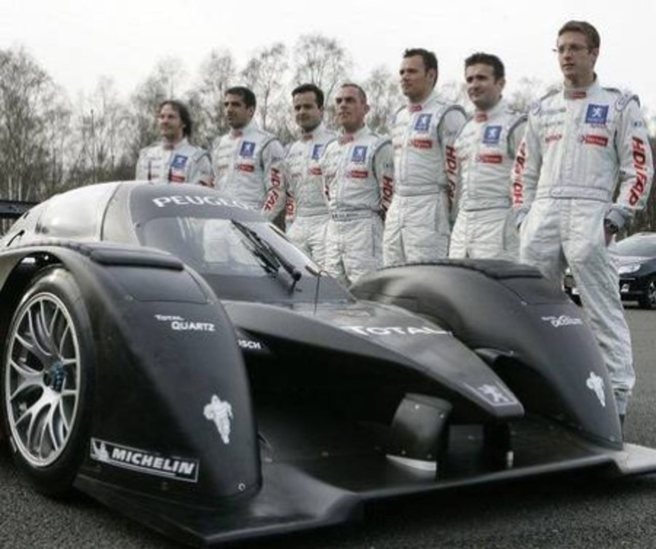 Peugeot storsatsar på 24-timmars i Le Mans