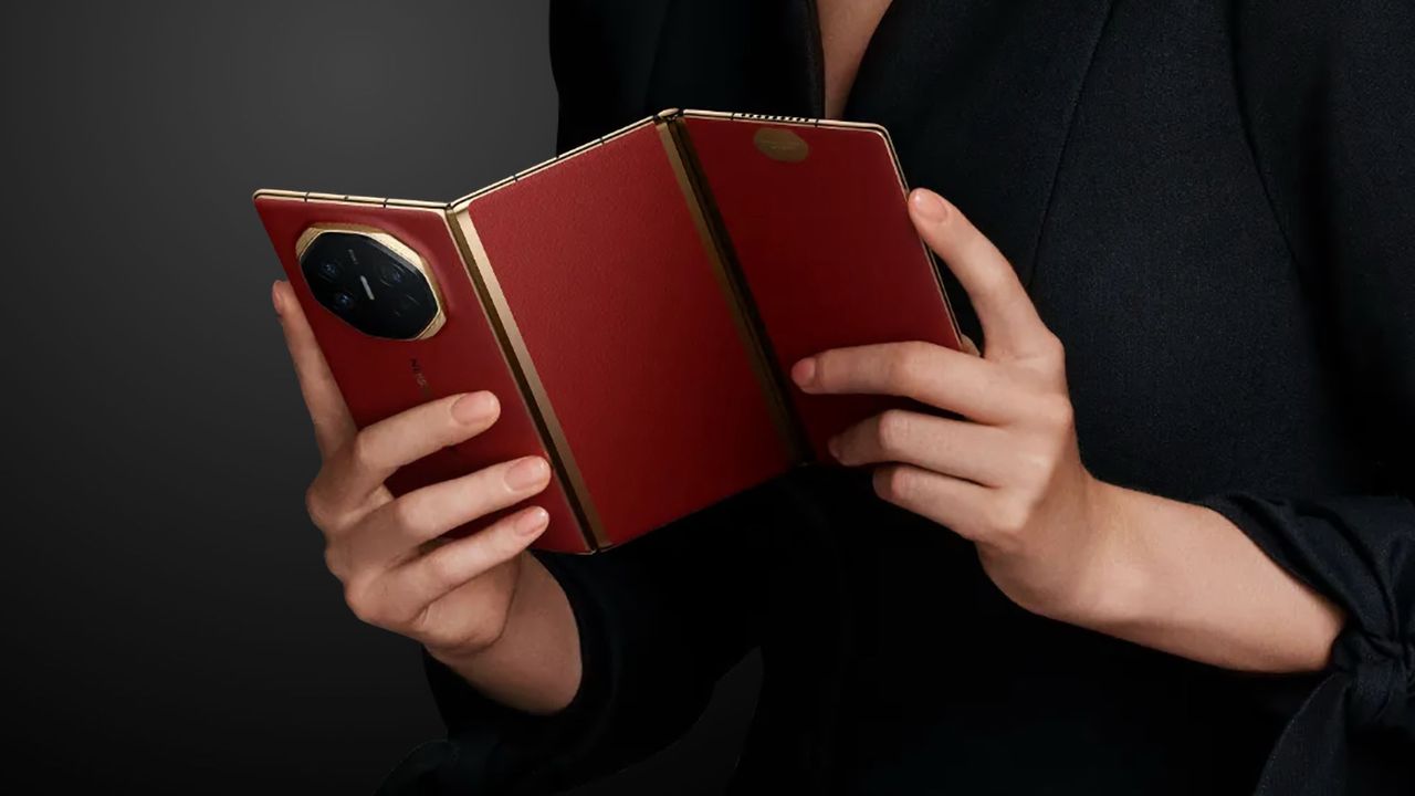 Samsung ryktas lansera tri-fold-enhet i år