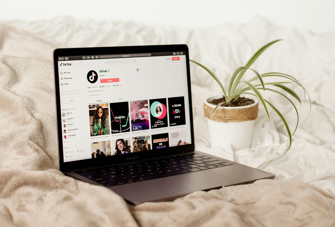 Trump vill att någon ska köpa TikTok och ge hälften till USA