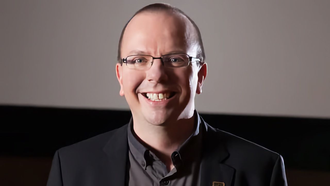 IMDb:s grundare Col Needham slutar som VD