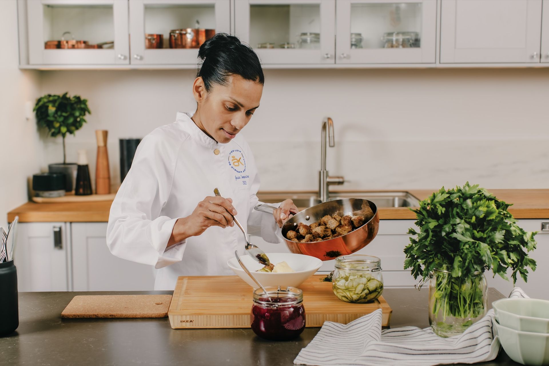 Ny Ikea-köttbulle med kött och växter