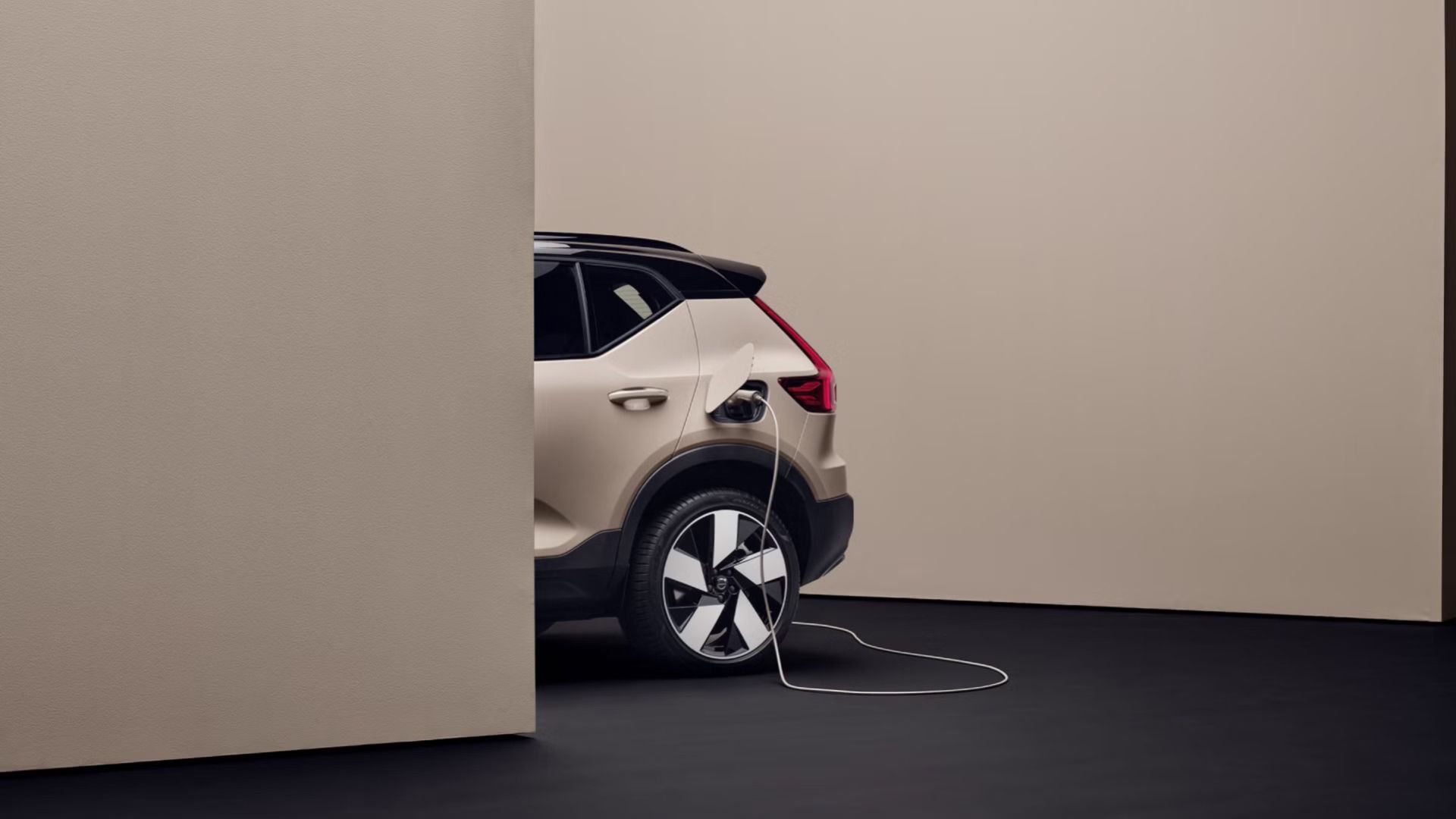 Snart får även Volvo EX30, EX40 och EC40 Plug & Charge