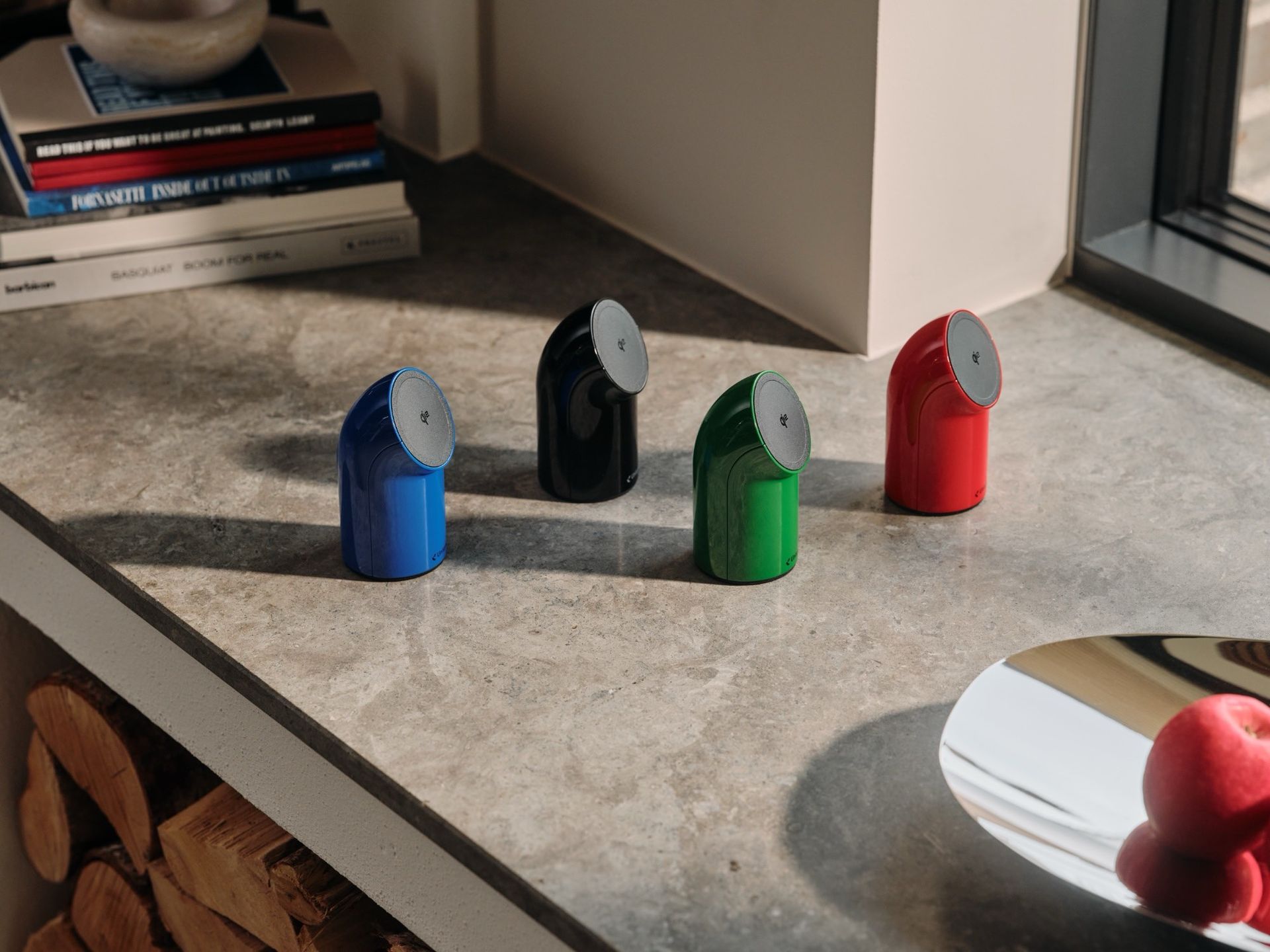 Fler färgglada Qi2-laddare