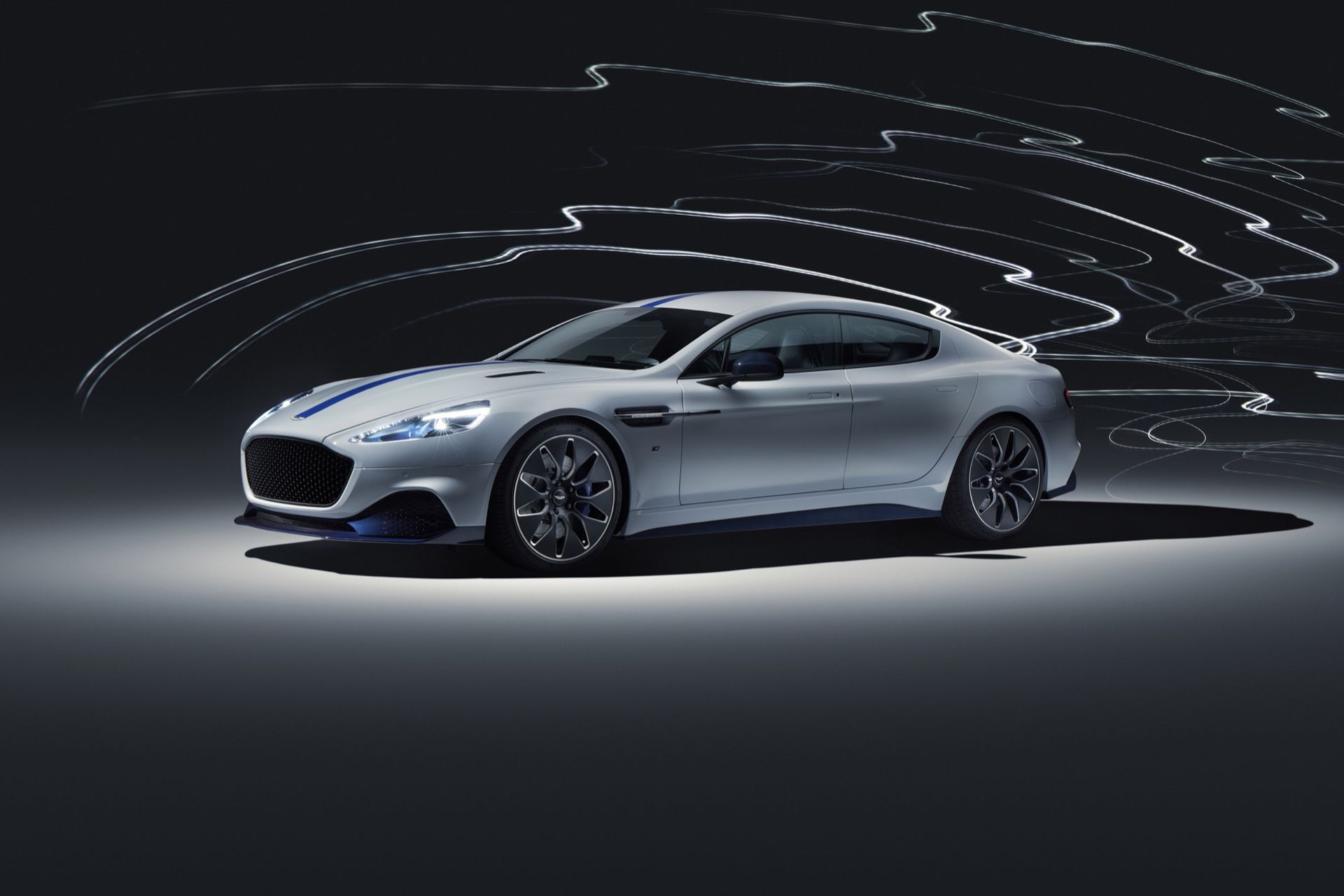 Bara elbilar från Aston Martin typ mellan 2035 och 2040