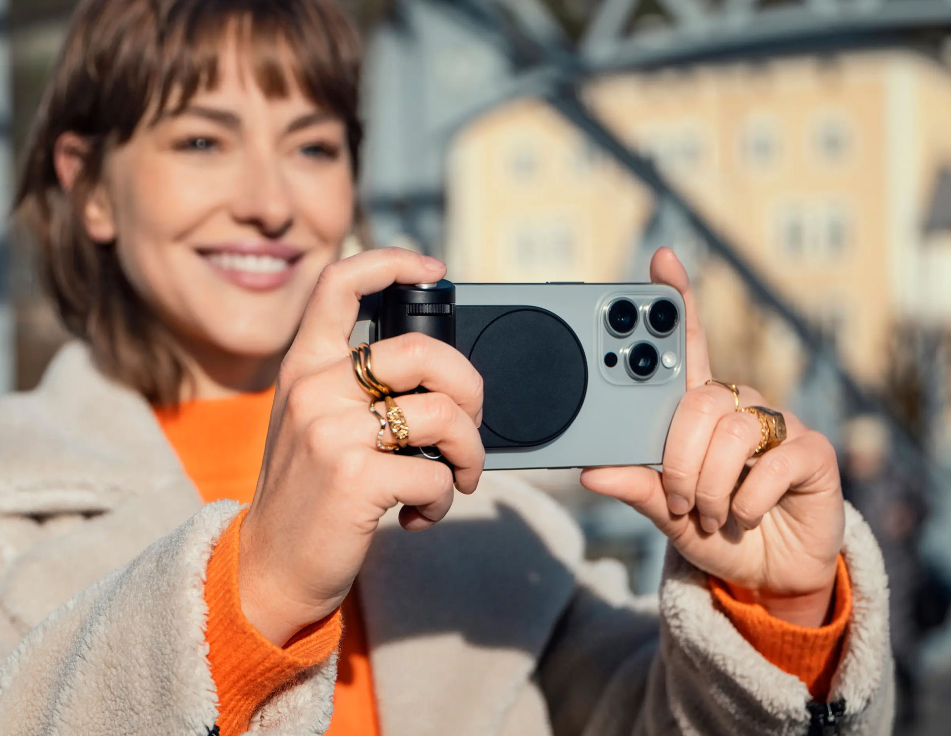 Leica släpper kameragrepp för iPhone