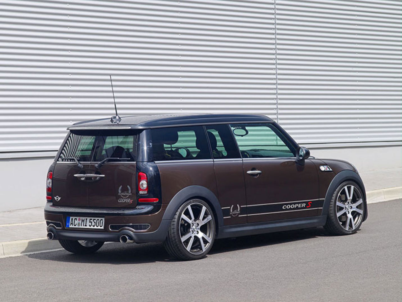 Schnitzer ger sig på Mini Clubman