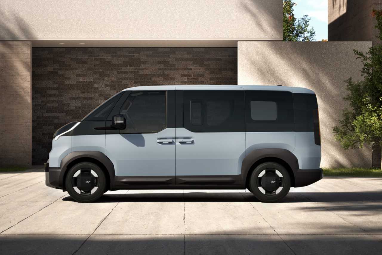 Kias minibuss i produktionsform