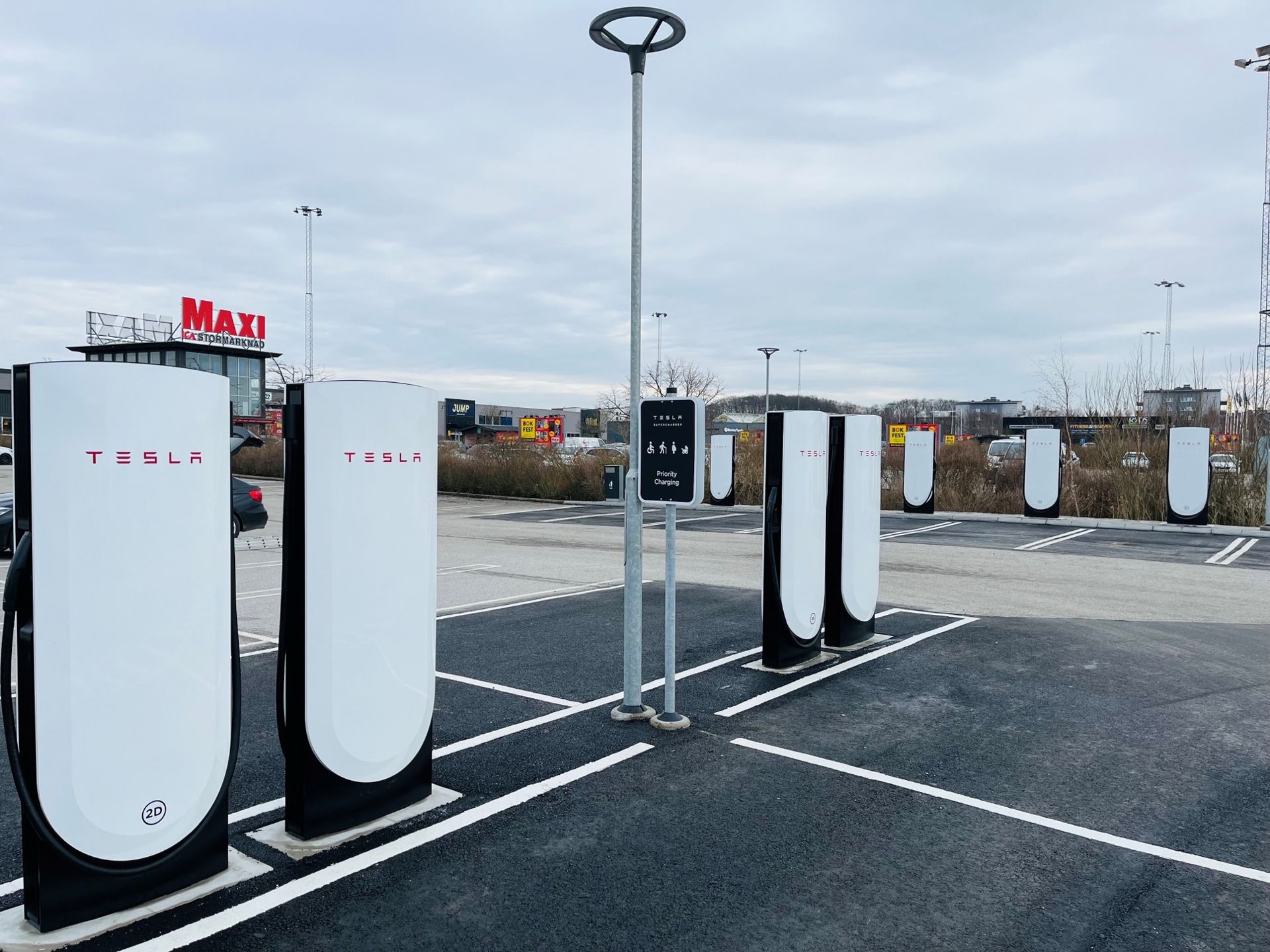 Här ligger den nya Supercharger-stationen i Malmö