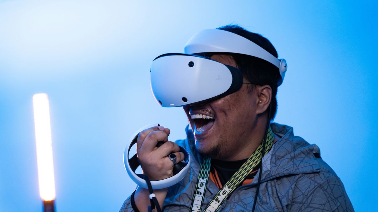 PlayStation VR2 blir billigare