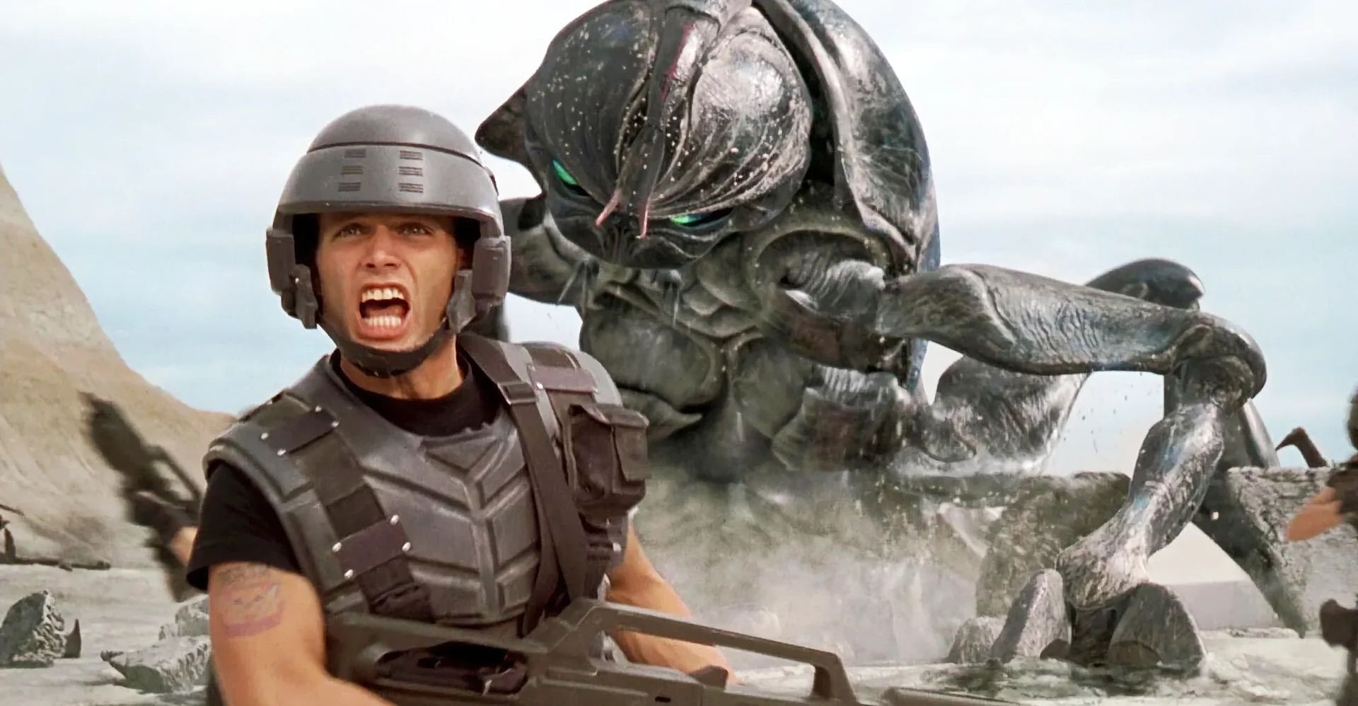 Remake av Starship Troopers på ingång