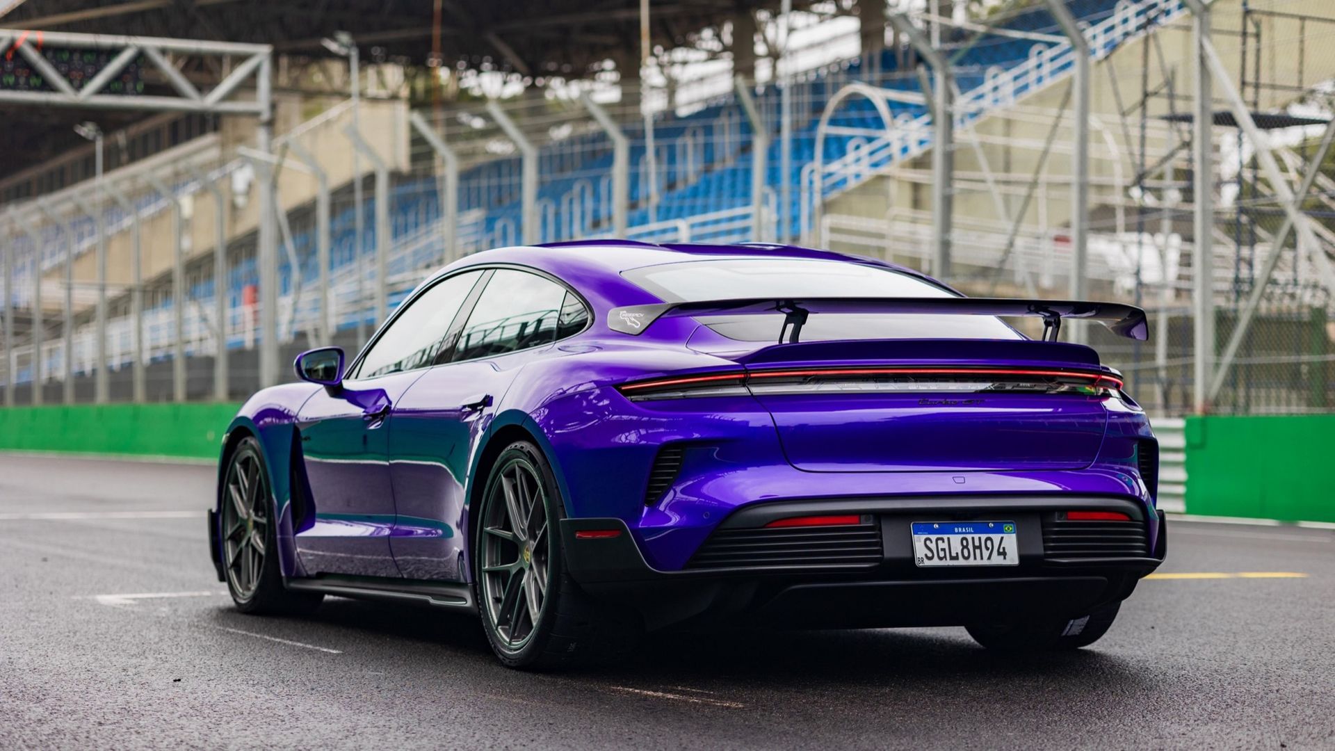 Porsche har brummat med Taycan Turbo GT på Interlagos