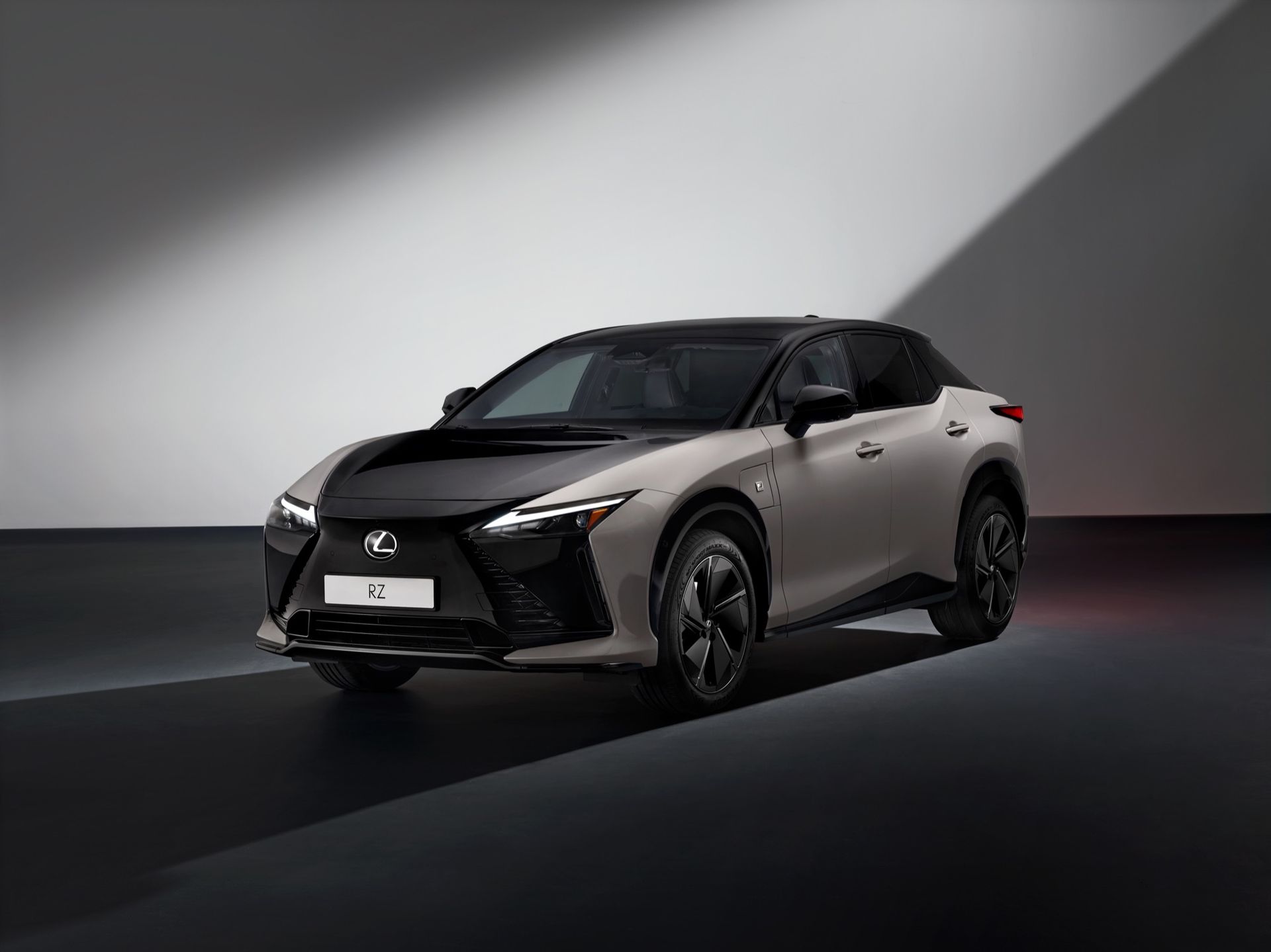 Lexus uppdaterar elbilen RZ