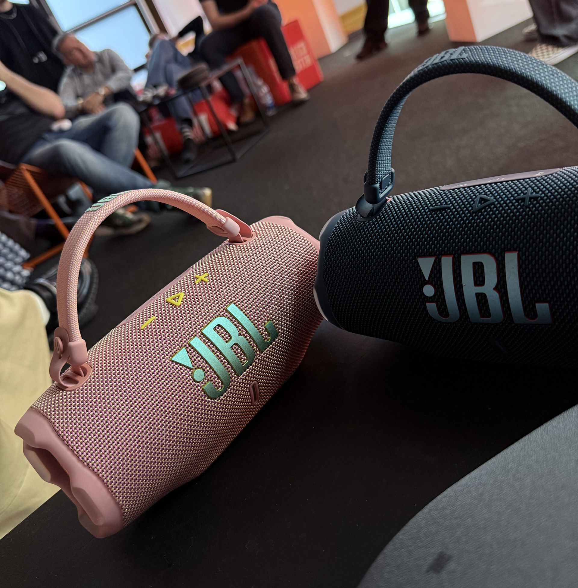 Vi har kollat in nyheterna från JBL