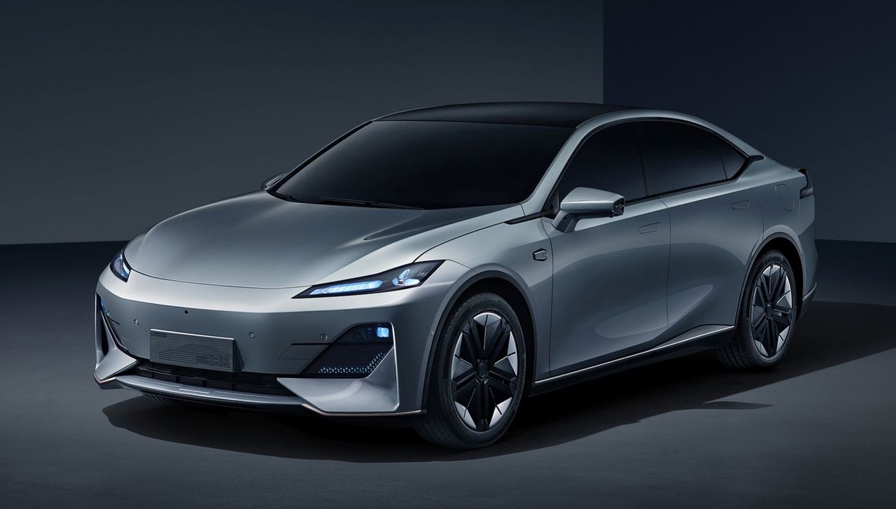 Nu går Kina om Tesla i antalet sålda elbilar