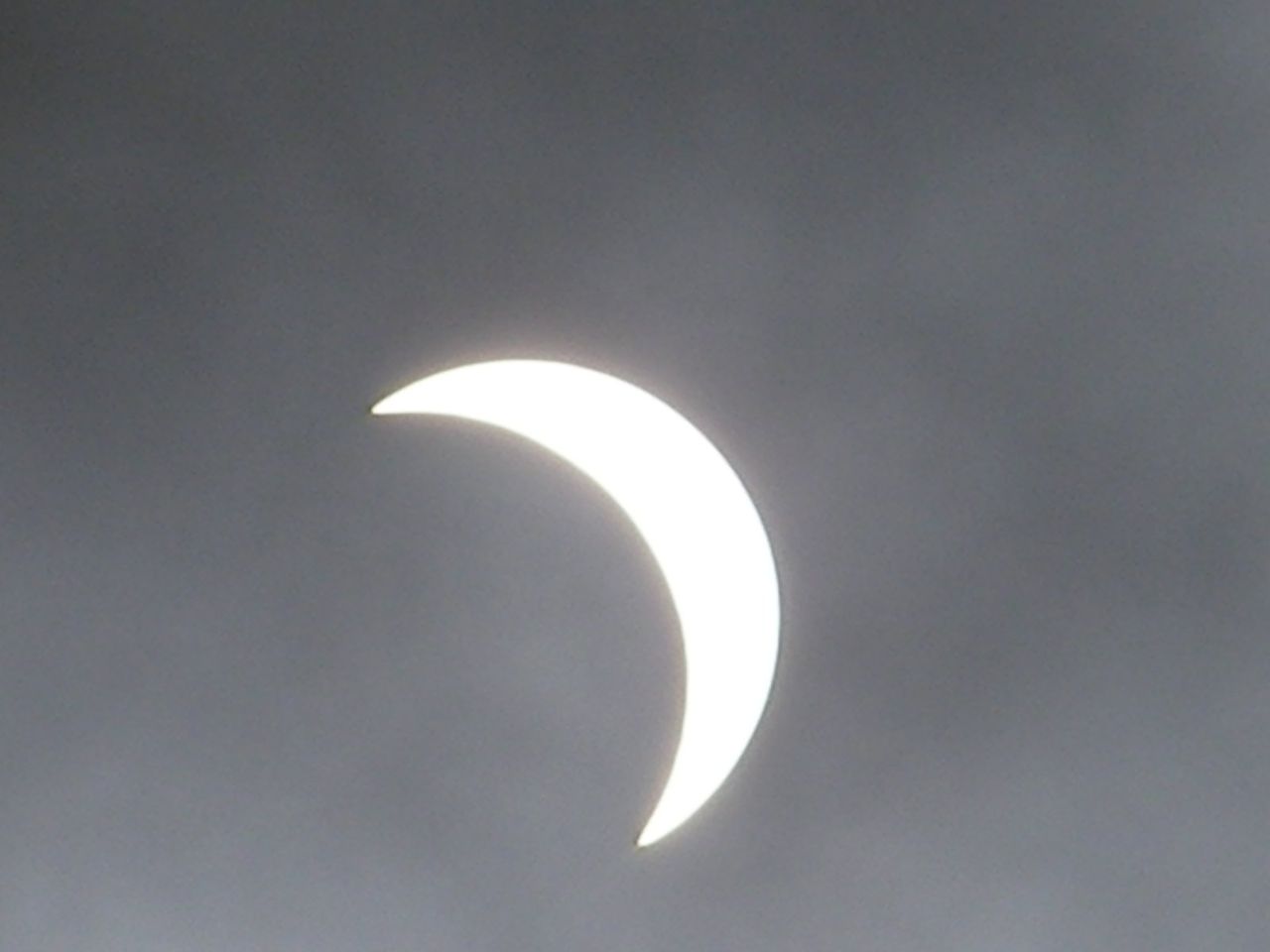 Dags för partiell solförmörkelse imorgon