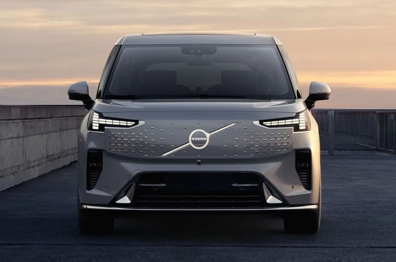 Bara 33 Volvo EM90 såldes förra månaden