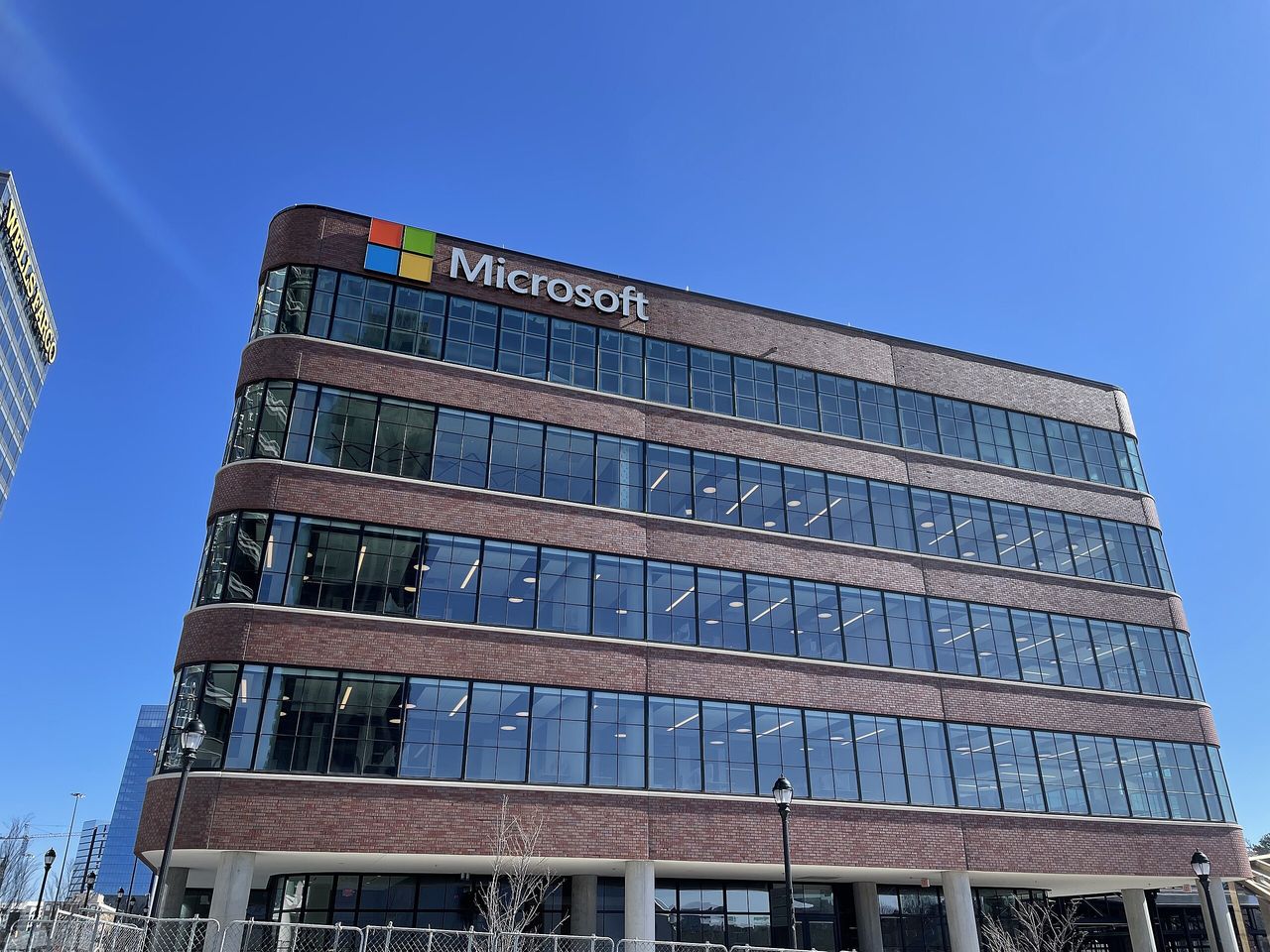 Nu är Microsoft världens högst värderade företag igen