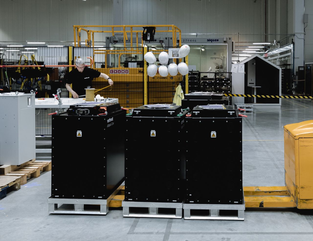 Scania köper industridivision av Northvolt