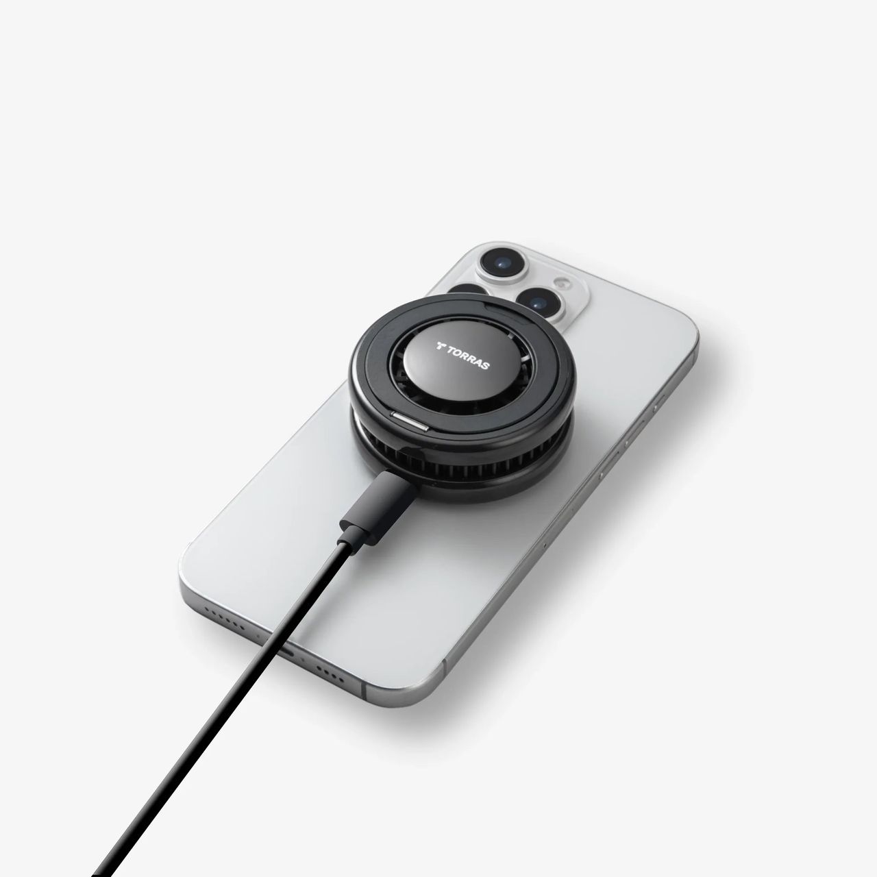 Torras släpper trådlös laddare med kylsystem