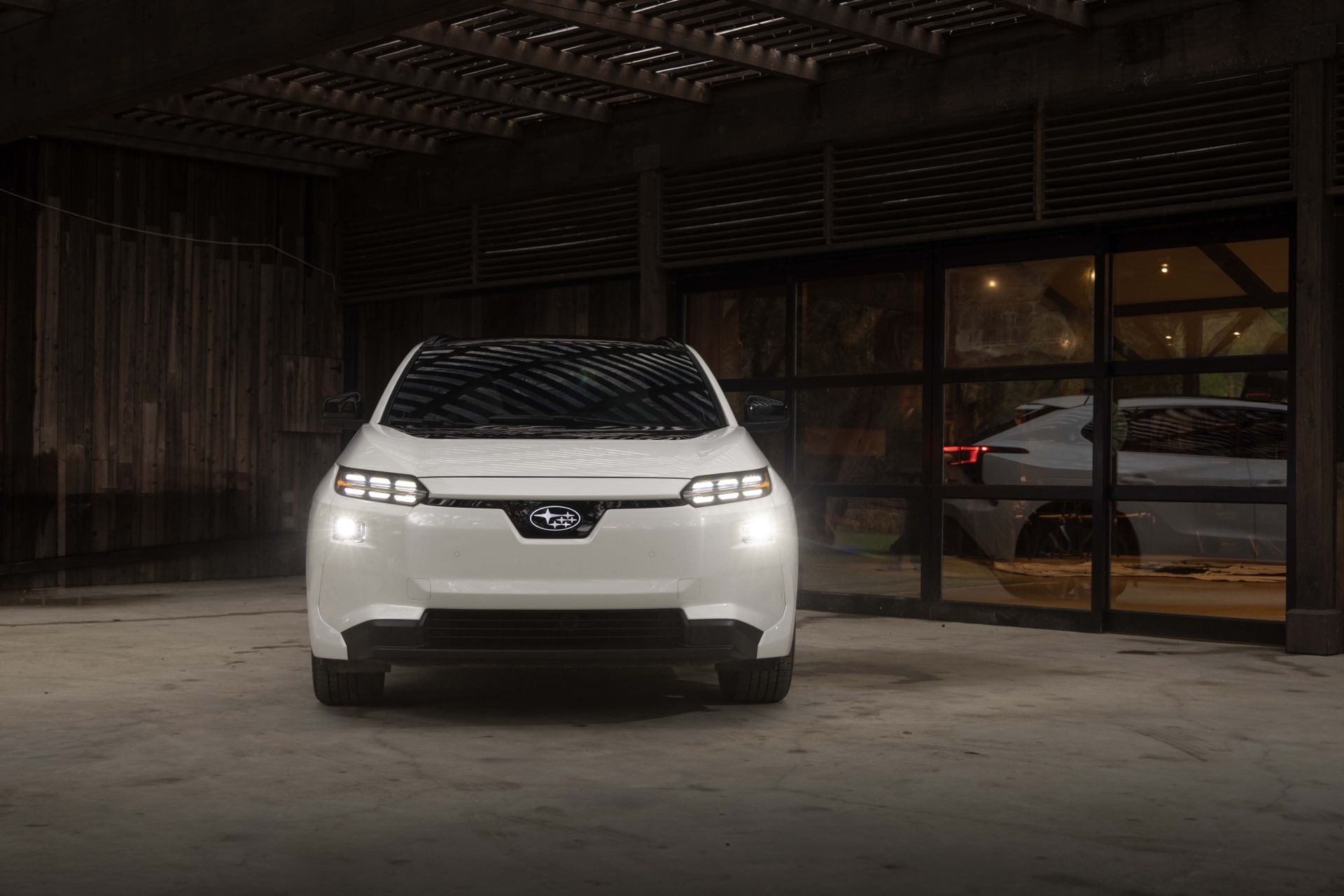 Subarus första elbil får nytt utseende