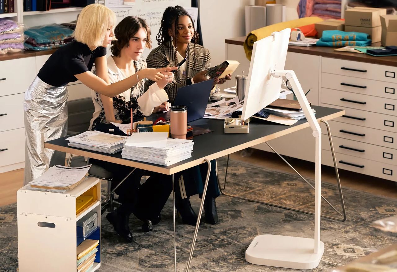 LG släpper rullbara skärmen Smart Monitor Swing