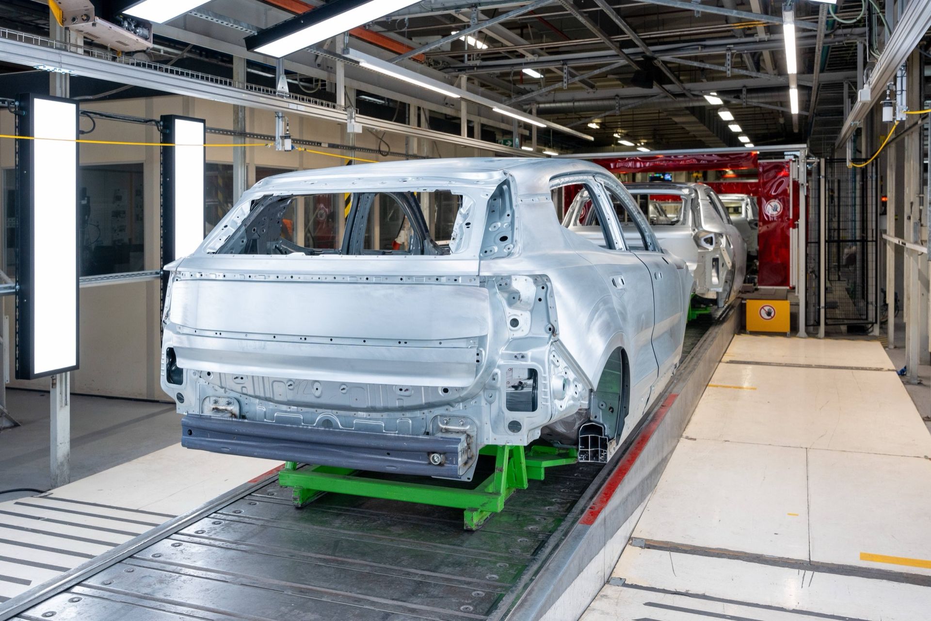 Nu har Volvo EX30 börjat tillverkas i Europa