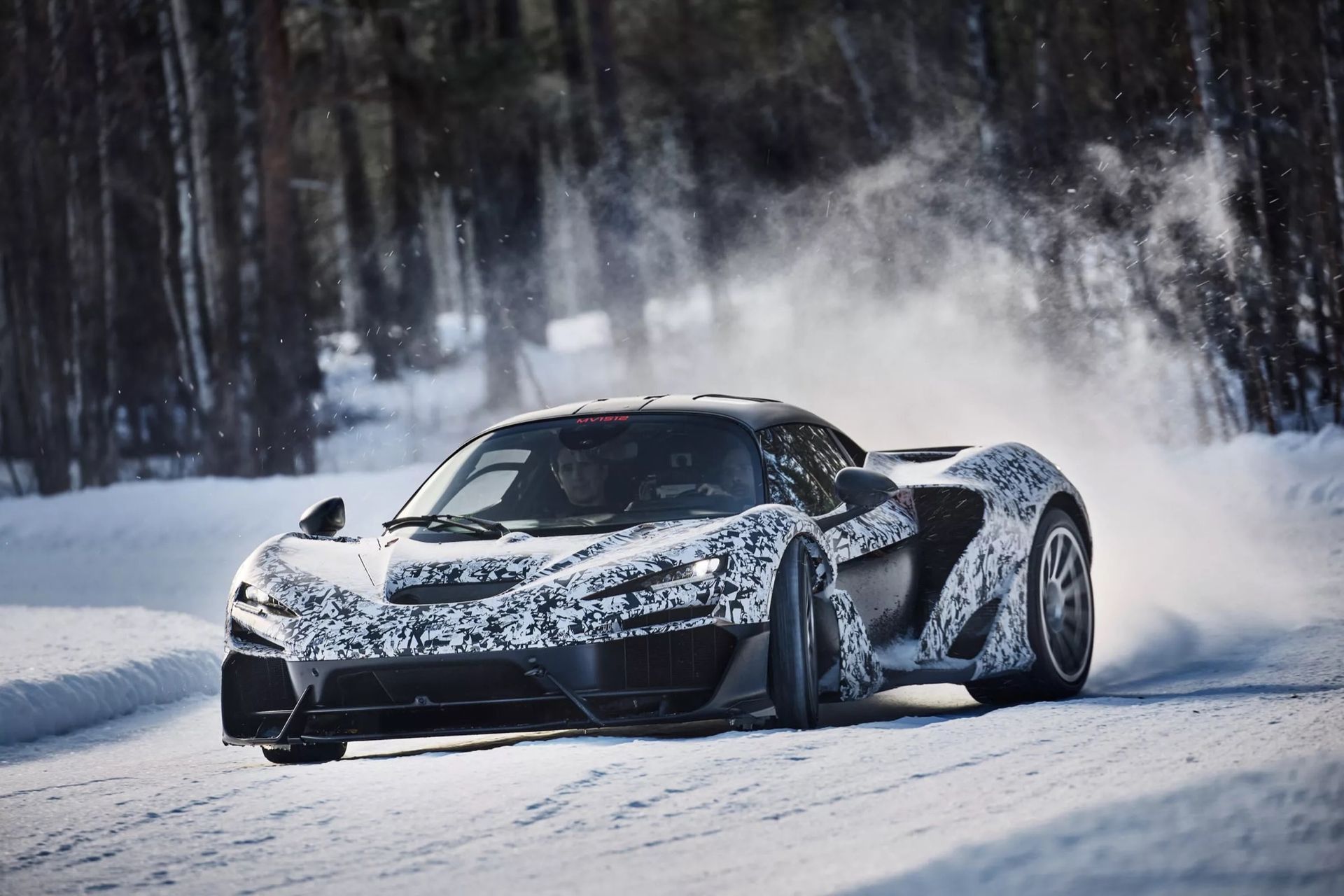Vintertester med McLaren W1