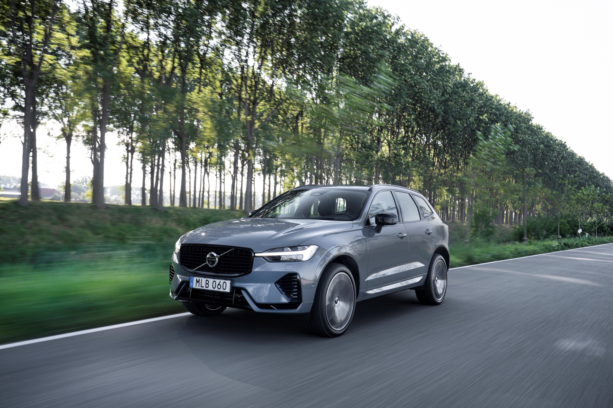 Volvo och Volkswagen säljer bäst i Sverige. Tesla not so much.