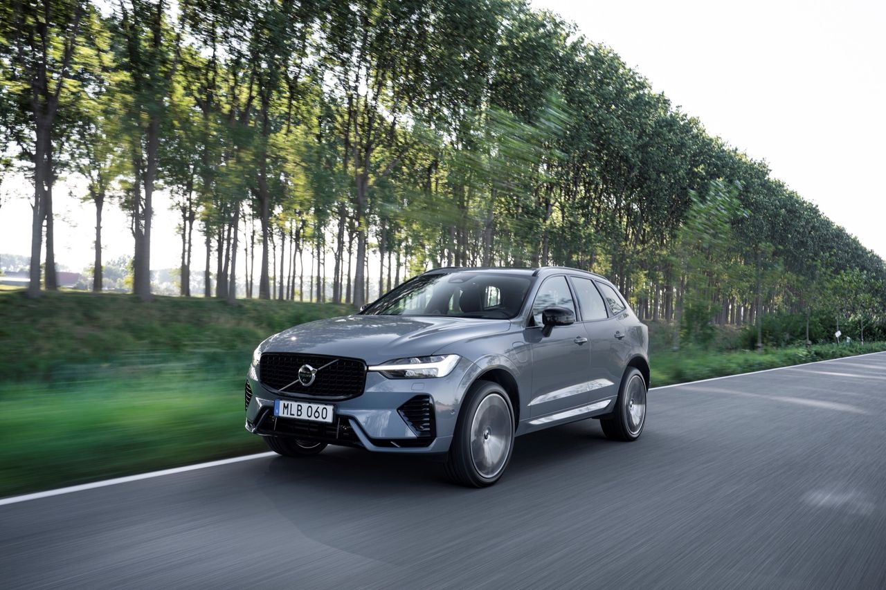 Volvo och Volkswagen säljer bäst i Sverige