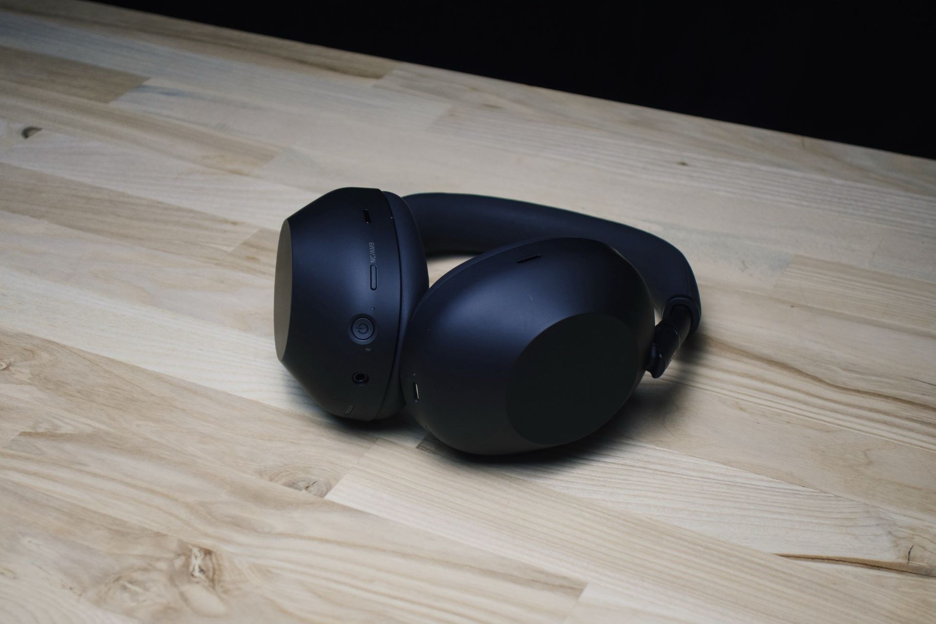 Vi har klämt på Sony WH-1000XM6