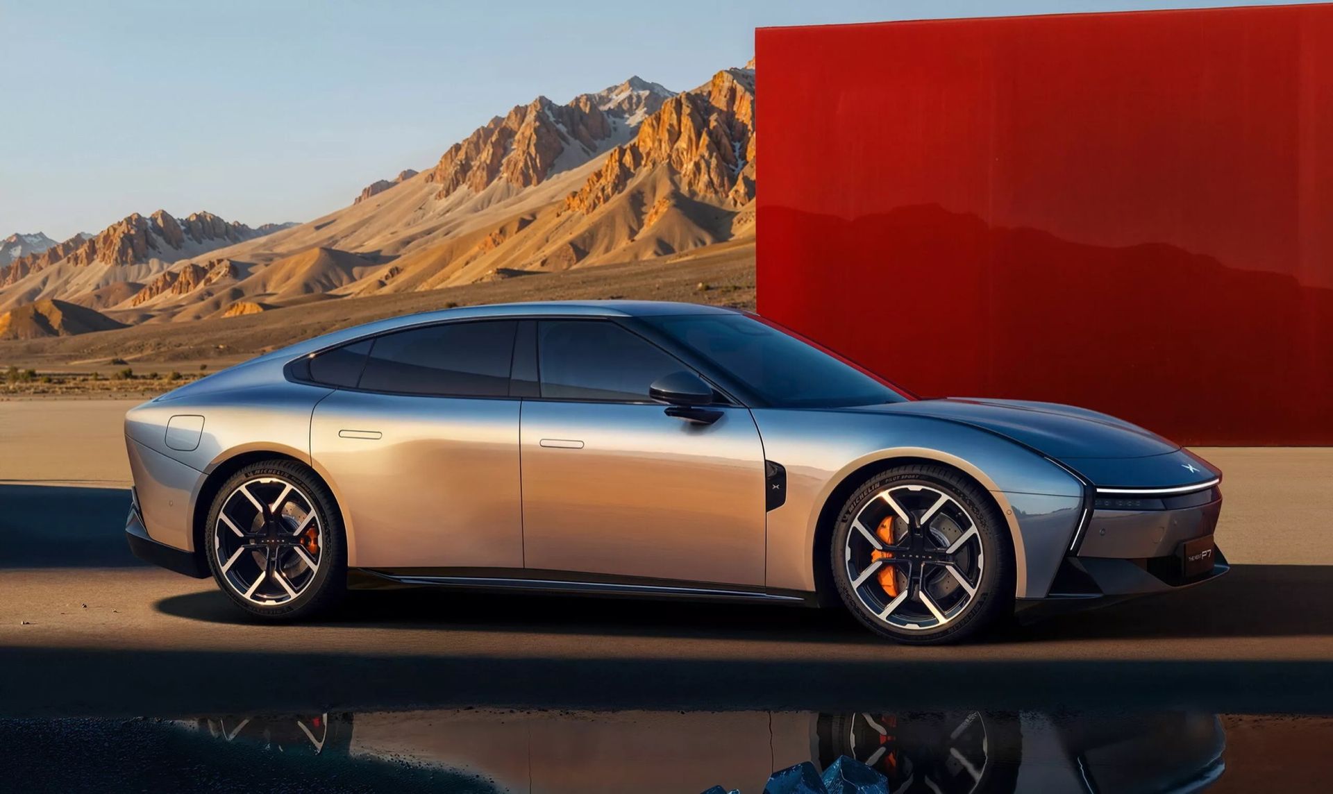 Xpeng uppdaterar den eldrivna sedanen P7 