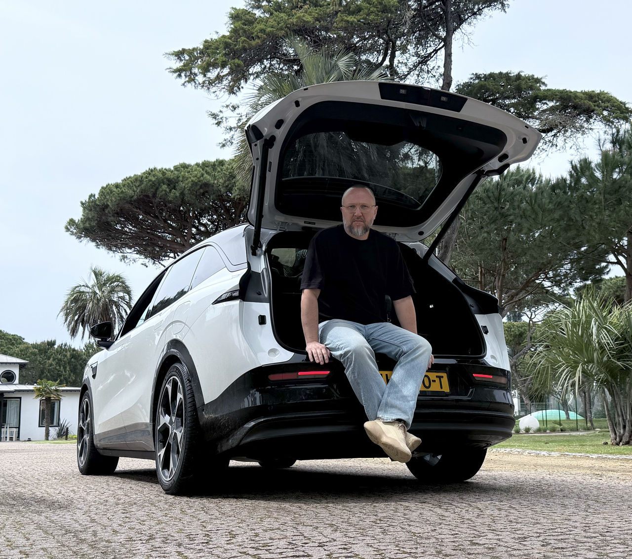 Nu har Zeekr 7X börjat levereras i Sverige