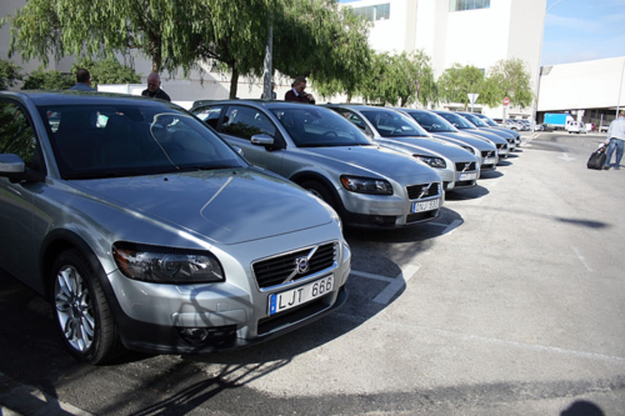 Volvo får hybriddrift