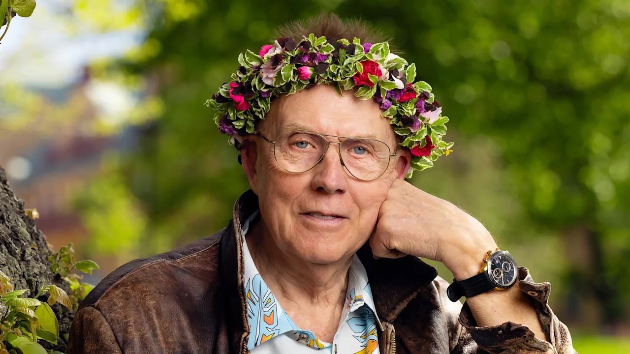 Rosa Bussarnas grundare blir sommarvärd 