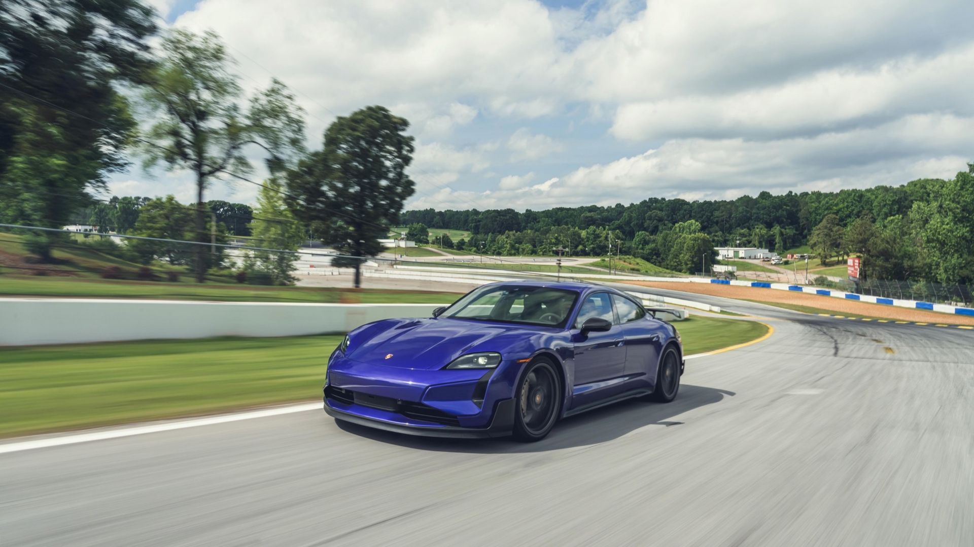 Taycan Turbo GT smular rekord på Road Atlanta