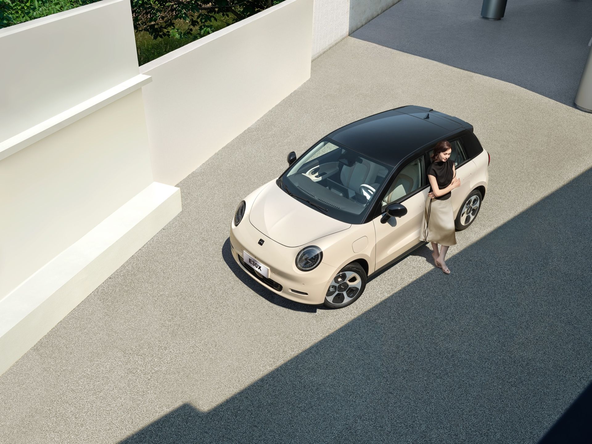 Nu börjar eldrivna JAC E30X att säljas i Sverige