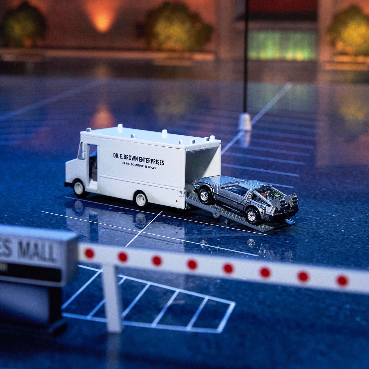 Hot Wheels hyllar Tillbaka till framtiden