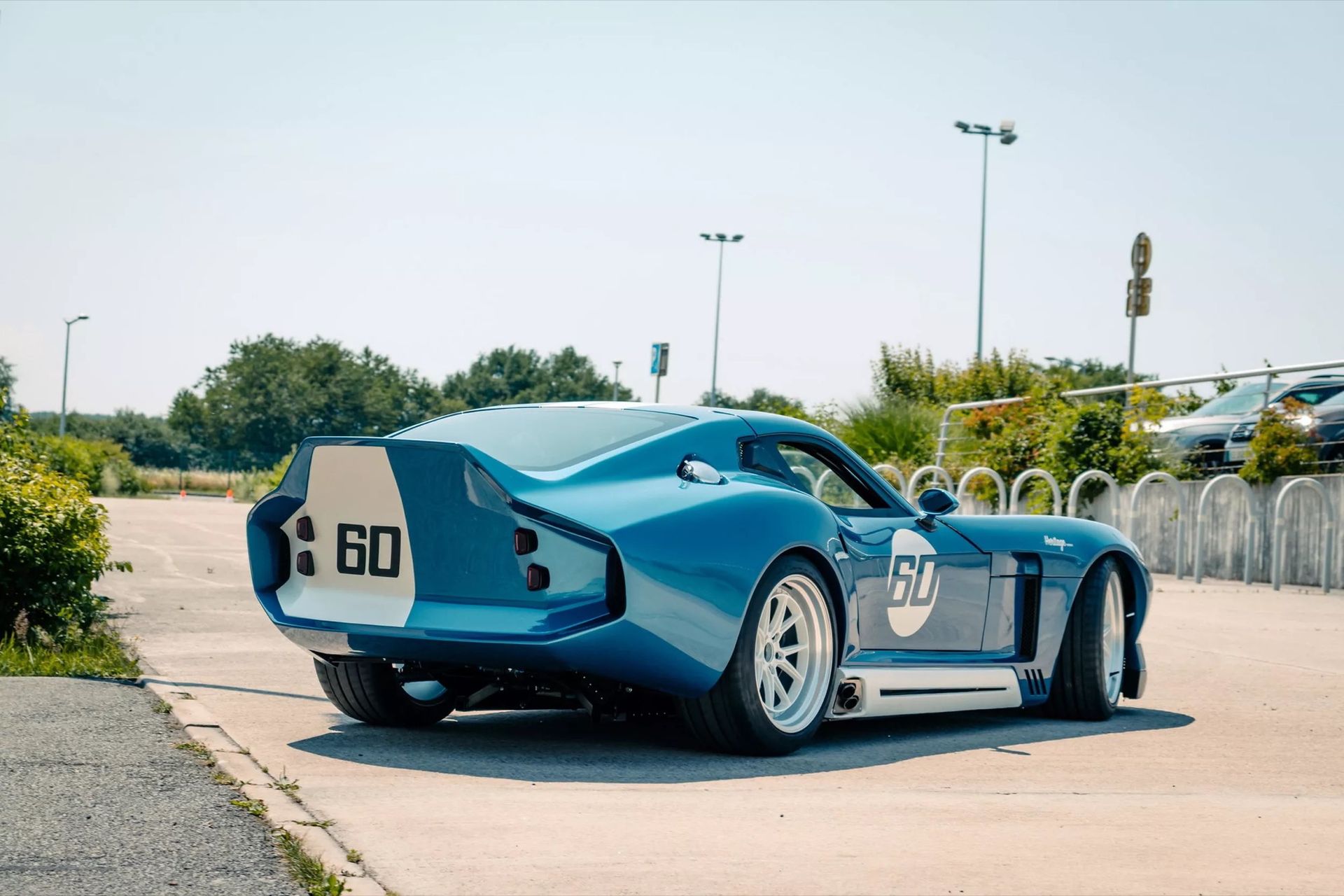 Studenter byggde modern tolkning av Shelby Daytona Coupé