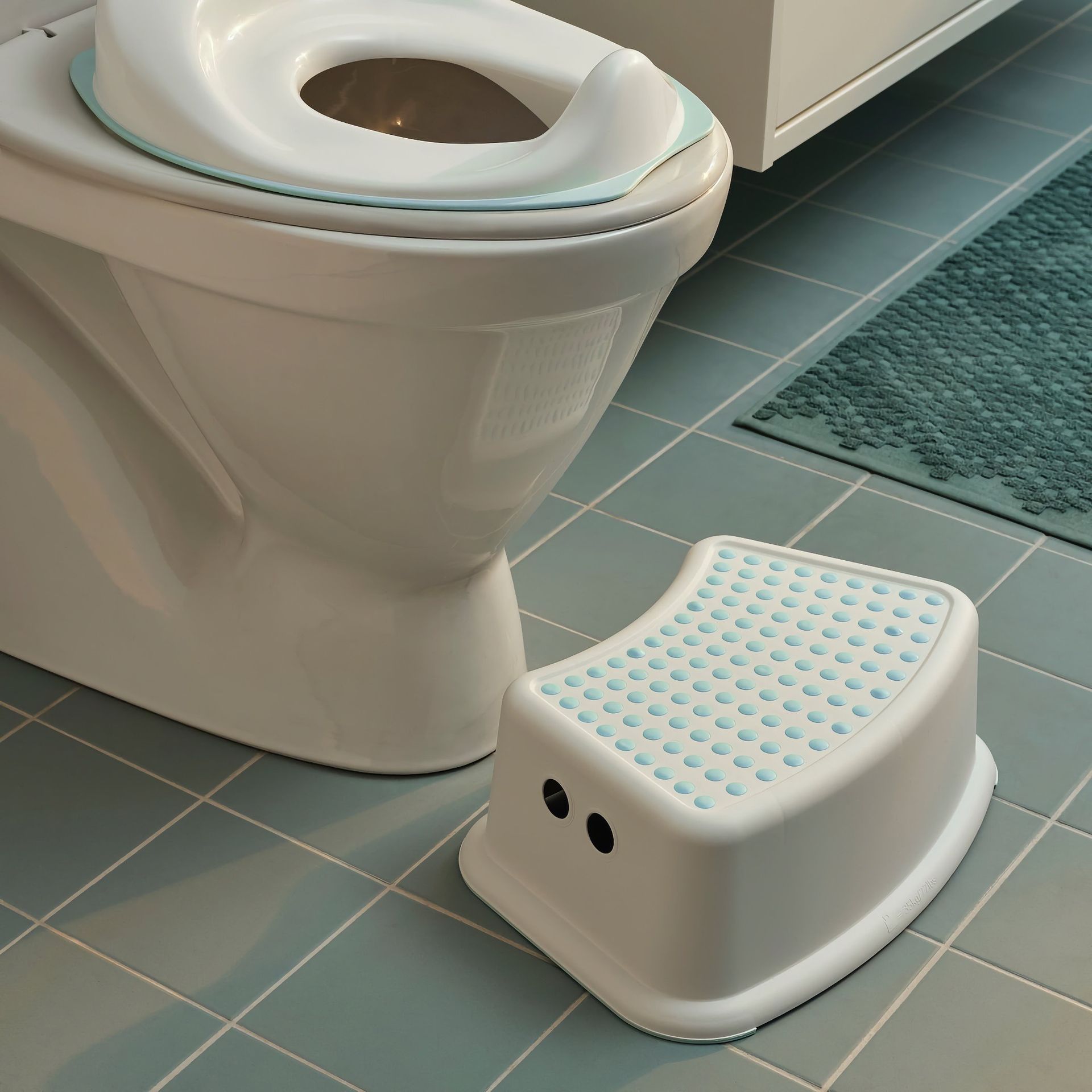 Ikea stämmer Biltema