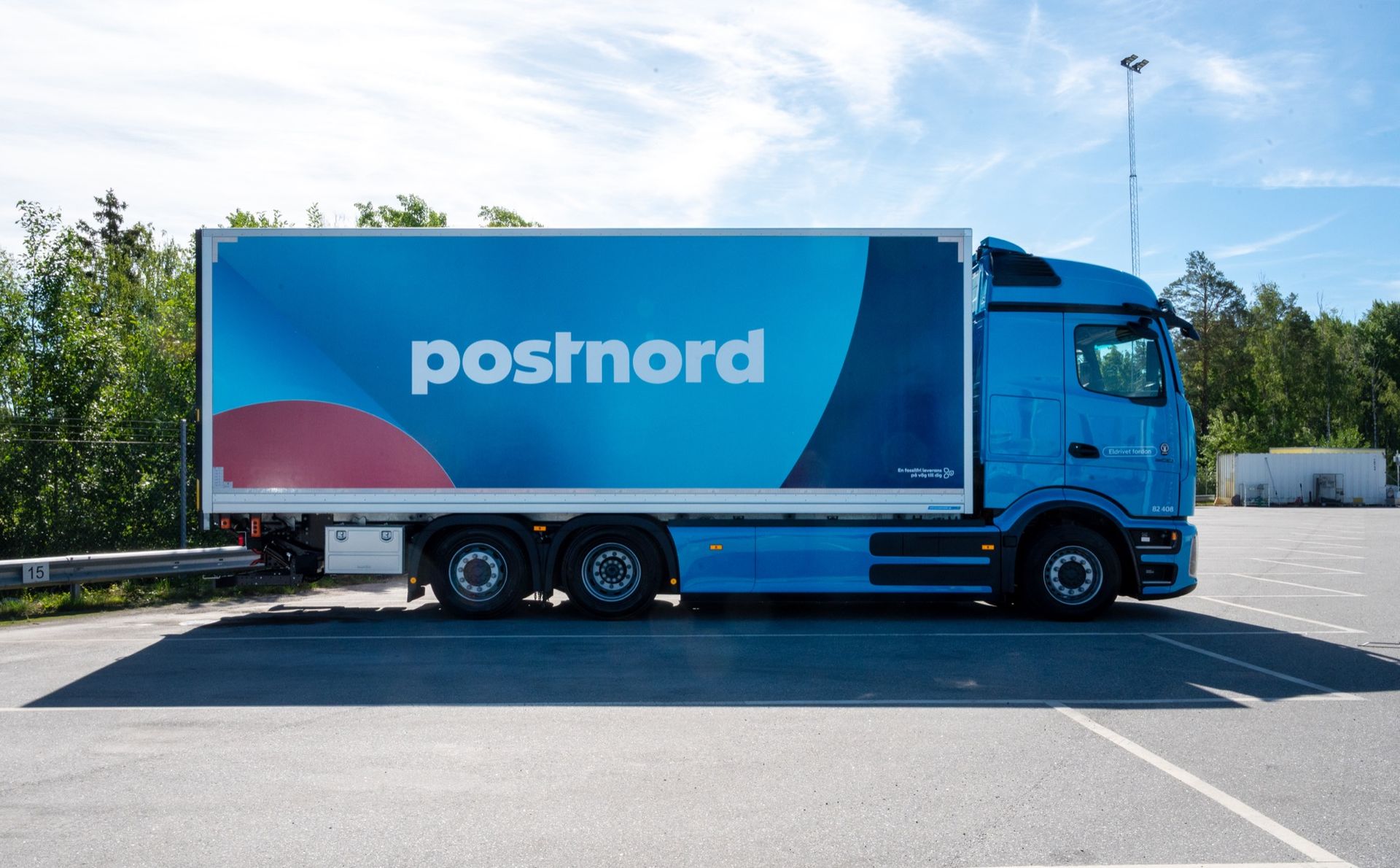 Postnords eldrivna lastbil för längre transporter börjar jobba