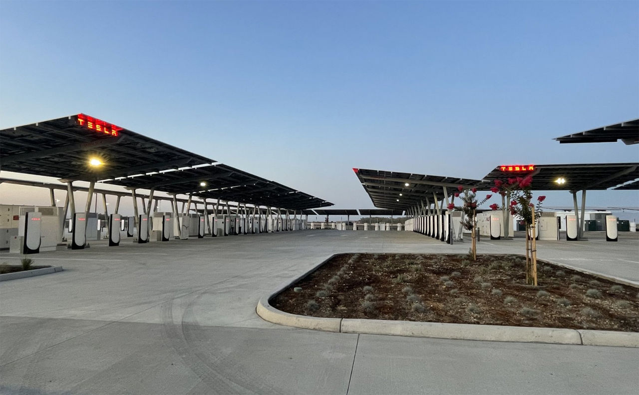 Tesla öppnar laddplats som inte är uppkopplad till elnätet