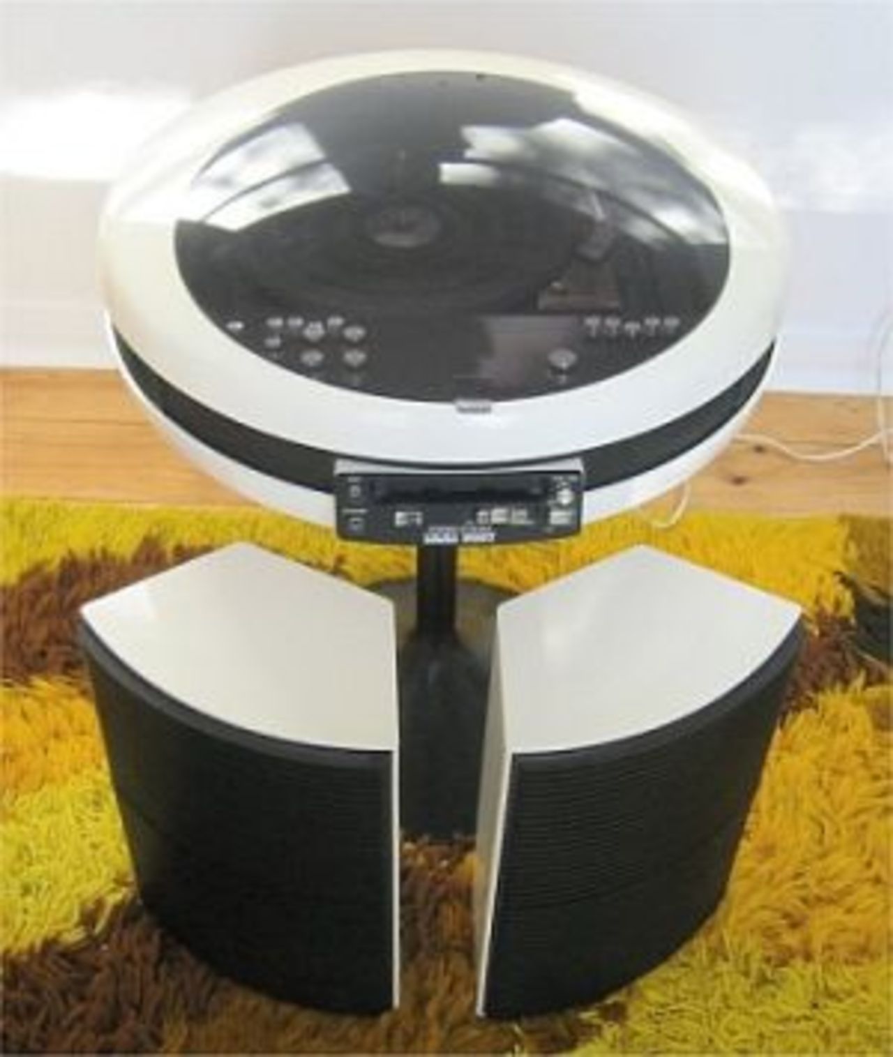 Stereoanläggning med UFO-vibbar