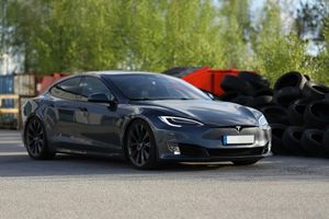 Tesla Model X och S Tumnagel